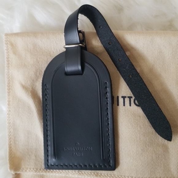 louis luggage tag